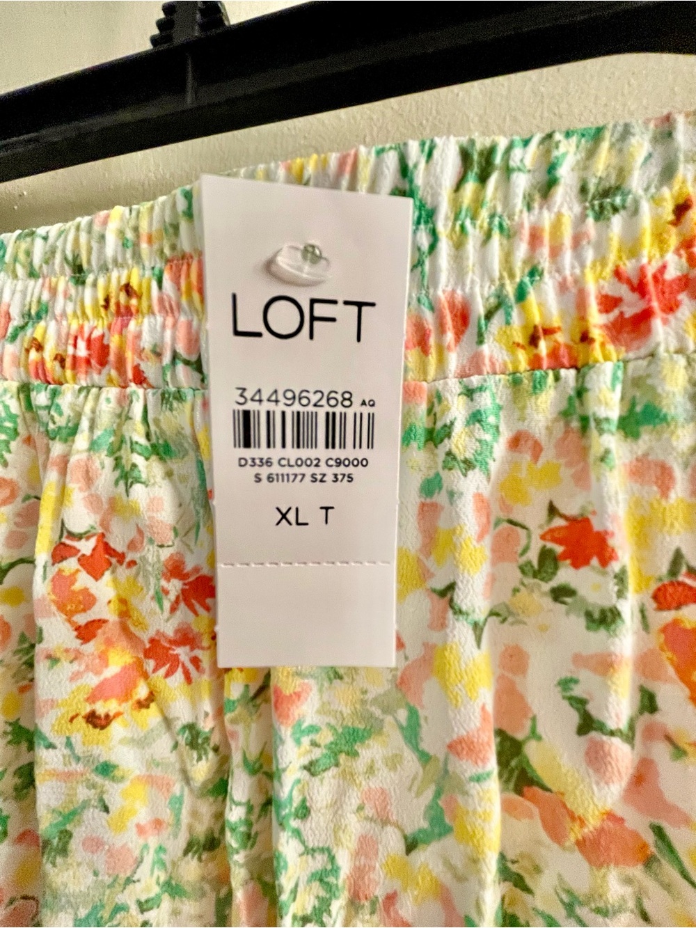 LOFT Floral Ruffle-Hem Mini Skirt
SIZE XL Tall **NEW WITH TAGS** - Picture 4 of 10